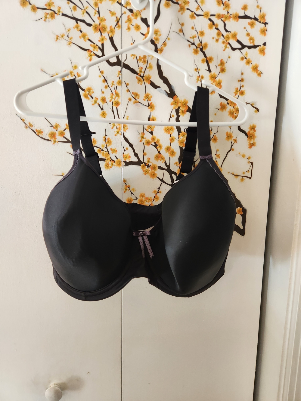 Elomi Black Full-Coverage T-Shirt Bra with Lilac Trim